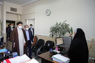 بازدید آیت‌الله رئیسی از دادگستری شهرستان بهارستان