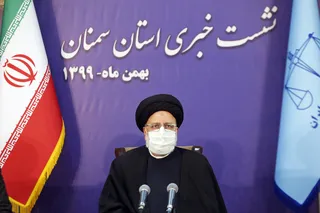آیت الله رئیسی از دادسرای انقلاب سمنان بازدید کرد
