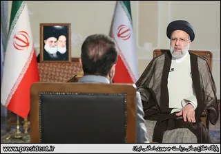تصاویر گفتگوی تلویزیونی آیت الله رئیسی با مردم