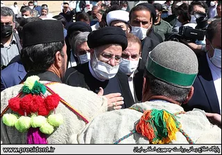 حضور آیت‌الله رئیسی در جمع عشایر بویراحمدی تنگه گرگو
