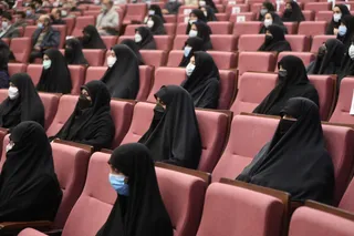 تصاویر دیدار رئیس جمهور با نخبگان ، علماء ، خانواده شهدا ، ایثارگران و جمعی از اقشار مختلف مردم