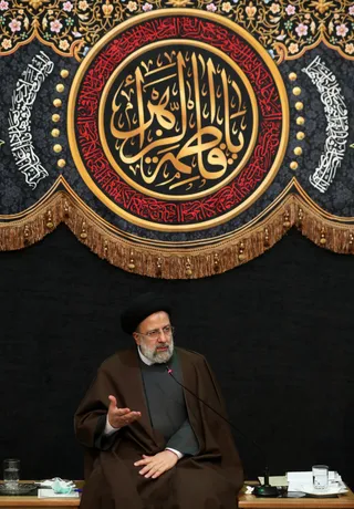 تصاویر دیدار صمیمانه با خانواده شهدای دفاع مقدس و مدافع حرم
