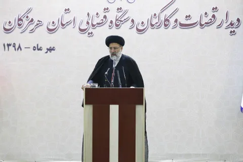 رئیس قوه قضاییه: توسعه یافتگی هرمزگان در گرو تعامل دستگاه هاست / آمریکا تصور می‌کرد با اخم و تندی می‌تواند بر اقتصاد ما اثر بگذارد اما نتوانست