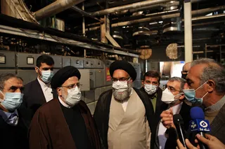 معامله واگذاری کارخانه قند یاسوج ابطال، کارخانه از شخصی که با ثمن بخس آن را دریافت کرده بود پس گرفته و پلمب کارخانه نیز شکسته شد