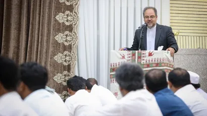 نشست  نشست با جمعی از علما و سران طوایف جنوب سیستان و بلوچستان