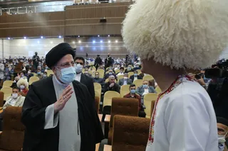 تصاویر دیدار رئیس جمهور با نخبگان ، علماء ، خانواده شهدا ، ایثارگران و جمعی از اقشار مختلف مردم
