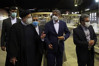 بازدید حجت‌الاسلام والمسلمین رئیسی از کارخانه صنایع غذایی کیوان