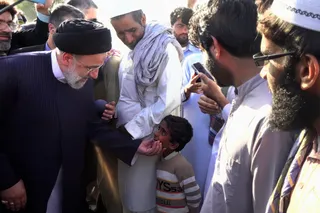 گزارش تصویری از حضور رئیس جمهور در مناطق سیل‌زده سیستان و بلوچستان