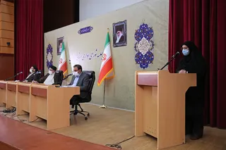 اگر راه اندازی کارخانه‌ها برای بانک‌ها صرفه اقتصادی ندارد، آنها باید نسبت به واگذاری واحدهای تولیدی که در تملک خود دارند، اقدام کنند