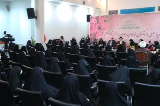 تصاویر دیدار با جمعی از دختران شرکت کننده در برنامه «بینهایت شو»
