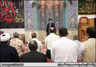 تصاویر حضور و گفتگوی رئیس جمهور با حاشیه نشینان شهر چابهار