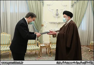 تصاویر دریافت استوارنامه سفیر جدید اسپانیا