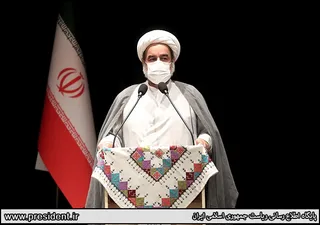 تصاویر نشست علمای شیعه و سنی، نمایندگان اقشار مختلف و مدیران شهرستان چابهار با حضور رئیس جمهور