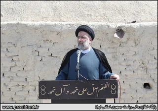 تصاویر بازدید هوایی از مناطق مرزی ایران و افغانستان و حضور و سخنرانی در روستای ملاعلی