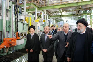 تصاویر بازدید از کارخانه کویر تایر بیرجند و حضور در جمع کارگران