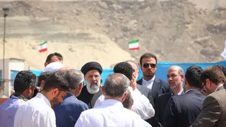 تصاویر  آغاز عملیات لوله‌گذاری انتقال آب دریای عمان به شرق کشور