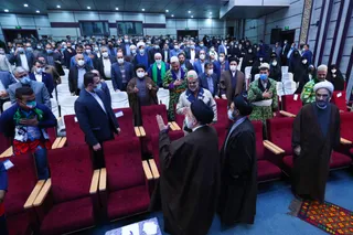 تصاویر دیدار رئیس جمهور با نخبگان ، علماء ، خانواده شهدا ، ایثارگران و جمعی از اقشار مختلف مردم