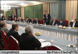 تصاویر نشست بازرگانان ایرانی مقیم عشق آباد با دکتر رئیسی