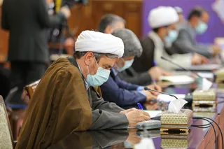 اگر آنقدر که جلسه گذاشتند تا چگونه از غرب کمک بگیرند، برای رونق تولید جلسه می‌گذاشتند، گره‌های بزرگی در کشور باز شده بود