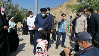 گزارش تصویری/ زیارت کهف الشهداء و گفت‌وگو با مردم
