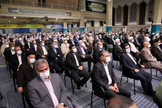 تصاویر حضور رئیس جمهور در دیدار مسئولان نظام و میهمانان کنفرانس وحدت اسلامى‌ با رهبر معظم انقلاب