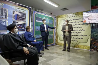 در برخورد با تخلفاتی که از ناحیه افراد نامدار سر می‌زند، هیچ رحمی نباید داشت
