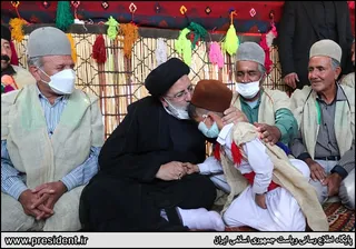 حضور آیت‌الله رئیسی در جمع عشایر بویراحمدی تنگه گرگو