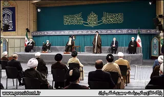 تصاویر دیدار جمعی از مسئولان نظام و میهمانان کنفرانس وحدت اسلامی