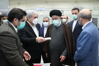 تصاویر بازدید رئیس جمهور از نمایشگاه دستاوردهای فناورانه دانشگاه صنعتی شریف