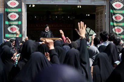 تصاویر سخنرانی در جمع عزاداران اربعین حسینی در بیرجند