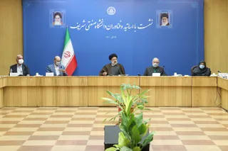 تصاویر نشست رئیس جمهور با اساتید و فناوران دانشگاه صنعتی شریف
