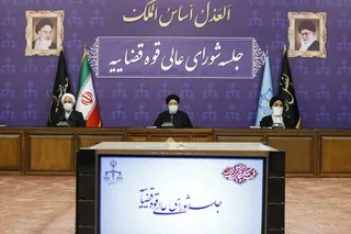 همکاران قضایی با همکاری استانداران، برای شناسایی و احیای ظرفیت‌های معطل اقتصادی کشور اقدام کنند/ نفس واگذاری شرکتهای دولتی به بخش خصوصی کافی نیست، نظارت و حمایت دولت هم لازم است