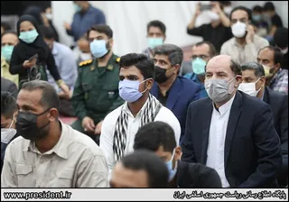 تصاویر حضور و گفتگوی رئیس جمهور با حاشیه نشینان شهر چابهار