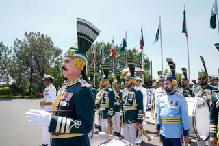 استقبال رسمی از سوی نخست وزیر پاکستان