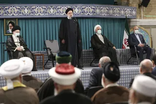 تصاویر حضور رئیس جمهور در دیدار مسئولان نظام و میهمانان کنفرانس وحدت اسلامى‌ با رهبر معظم انقلاب