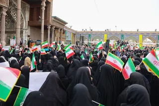 تصاویر سخنرانی در جمع مردم شهرستان ری