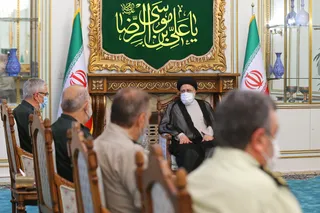 دیدار رئیس ستاد کل نیروهای مسلح به همراه جمعی از فرماندهان ارشد نظامی با رئیسی به مناسبت پیروزی در انتخابات ریاست جمهوری 1400