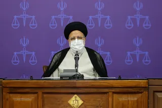 دستور رئیس دستگاه قضا به دادستان برای رسیدگی به علت صدور مجوز صادرات به افراد فاقد صلاحیت/ گره زدن تصمیم گیری‌ها به انتخابات آمریکا آدرس غلط دادن به ملت است