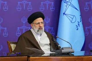 مسئولان و دولتمردان وظیفه دارند در شب عید با رفع دغدغه‌های جامعه، دسترسی مردم به کالاهای مورد نظرشان را تسهیل کنند/ نباید وضعیت به گونه ای باشد که دلالان عرصه را برای مردم، تولیدکنندگان و توزیع کنندگان تنگ کنند