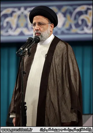 تصاویر دیدار جمعی از مسئولان نظام و میهمانان کنفرانس وحدت اسلامی