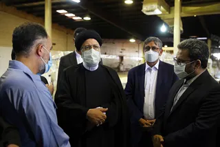 بازدید حجت‌الاسلام والمسلمین رئیسی از کارخانه صنایع غذایی کیوان
