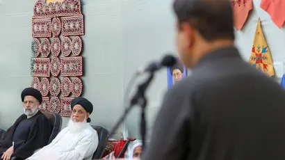 نشست  نشست با جمعی از علما و سران طوایف جنوب سیستان و بلوچستان