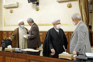 تریبون‌های عمومی باید محل امیدآفرینی و نشان از انسجام و آهنگ واحد در کشور باشد/ محل «طرح» و «حل» مسائل اختلافی، جلسات خصوصی است نه‌تریبون‌های عمومی