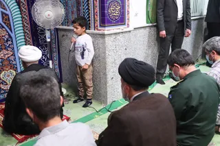 تصاویر اقامه نماز و سخنرانی در جمع نمازگزاران مسجد شهرک امام علی (ع) بندرعباس