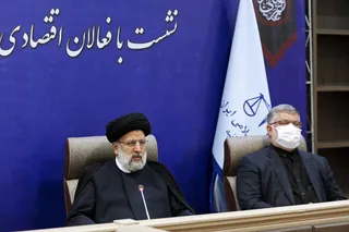 باید در جنگ اقتصادی آرایش جنگی بگیریم و کارآفرینان ما مانند یک افسر وارد میدان تولید شوند/ نباید سرمایه‌های کشور را با خام فروشی حراج کنیم