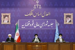 دستور رئیس دستگاه قضا به دادستان برای رسیدگی به علت صدور مجوز صادرات به افراد فاقد صلاحیت/ گره زدن تصمیم گیری‌ها به انتخابات آمریکا آدرس غلط دادن به ملت است
