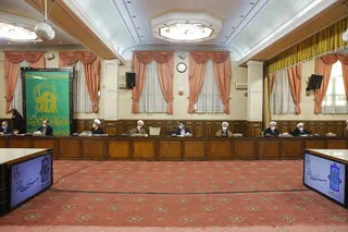 تریبون‌های عمومی باید محل امیدآفرینی و نشان از انسجام و آهنگ واحد در کشور باشد/ محل «طرح» و «حل» مسائل اختلافی، جلسات خصوصی است نه‌تریبون‌های عمومی