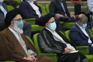 تصاویر دیدار رئیس جمهور با نخبگان ، علماء ، خانواده شهدا ، ایثارگران و جمعی از اقشار مختلف مردم
