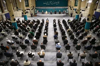 تصاویر حضور رئیس جمهور در دیدار مسئولان نظام و میهمانان کنفرانس وحدت اسلامى‌ با رهبر معظم انقلاب