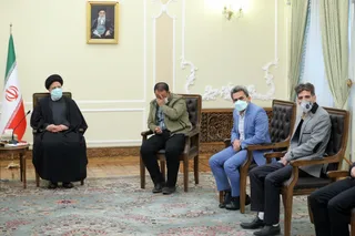 تصاویر دیدار باخانواده شهدای مسابقه فوتبال شهرستان چوار